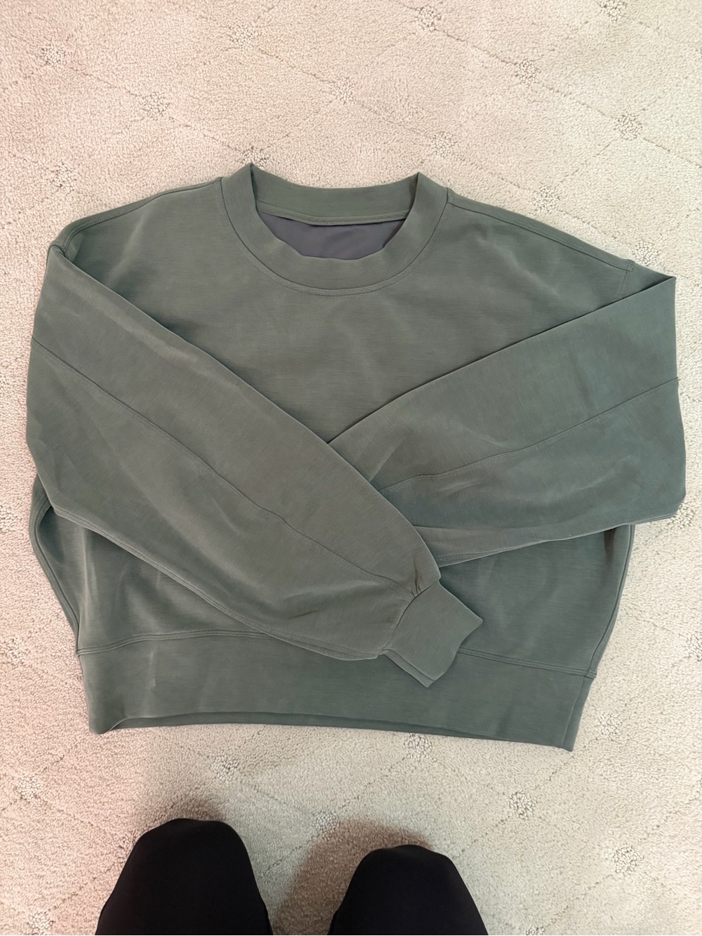 Lululemon Sweatshirt in Olive Green - Classic Pullover